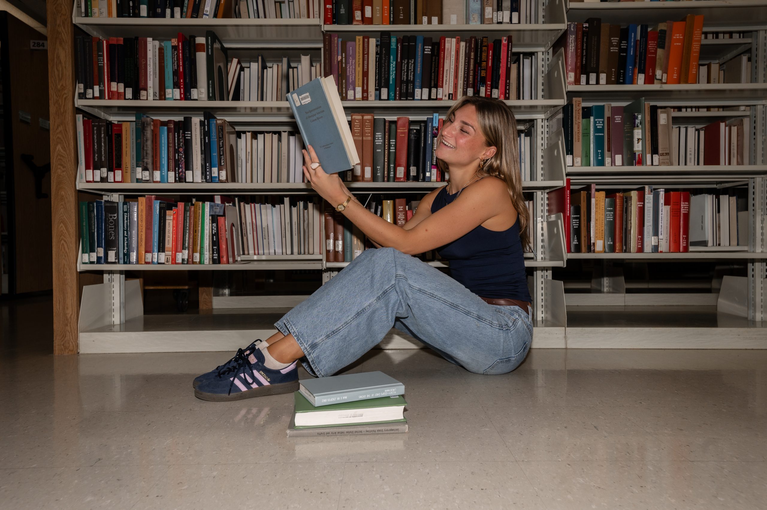 Brand ambassador in the library at the University of Maryland