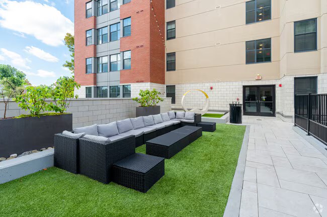 Outdoor courtyard at The Nine College Park.