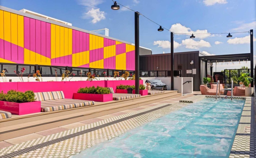  rooftop pool deck at the Hub, a student apartment near UMD. 